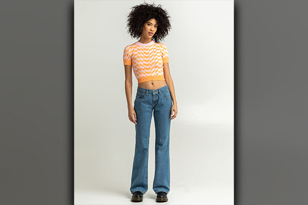 One Crop Top And Different Jeans – How To Style The Most Trendy Top Of 2024?