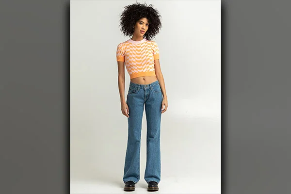 One Crop Top And Different Jeans – How To Style The Most Trendy