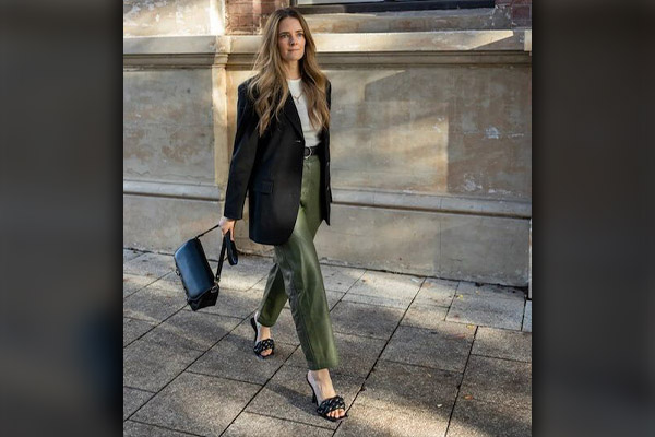 Patterned or Solid? What Color Shirts Look Good with Green Pants?