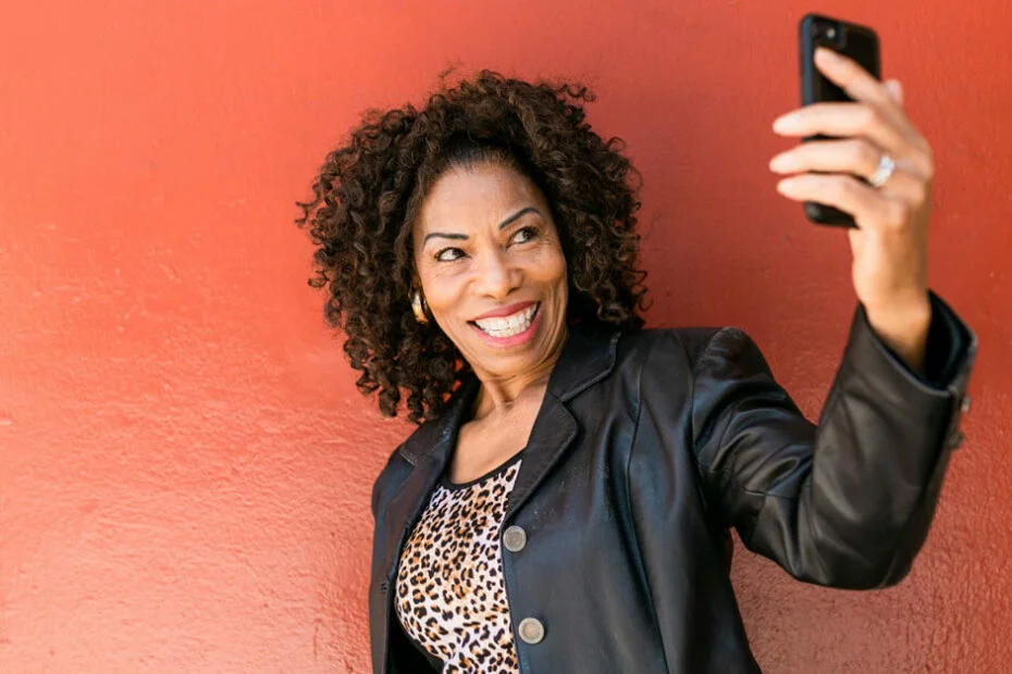 how to wear leather jacket over 40