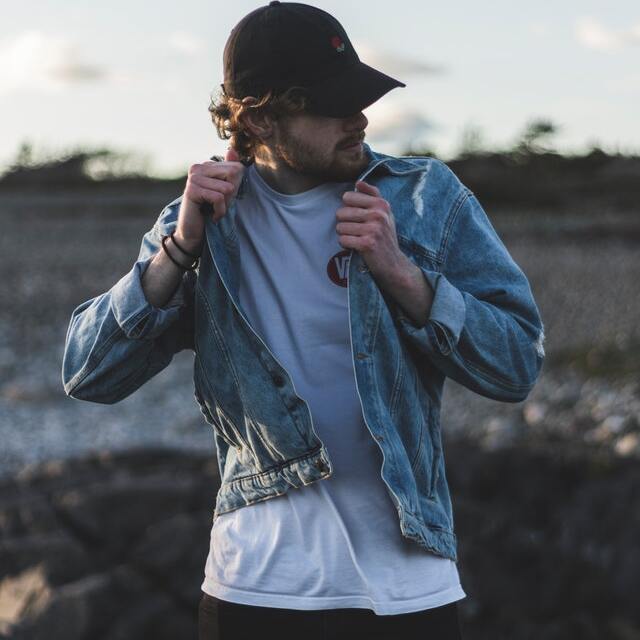 How to Wear a Snapback? - The Jacket Maker Blog