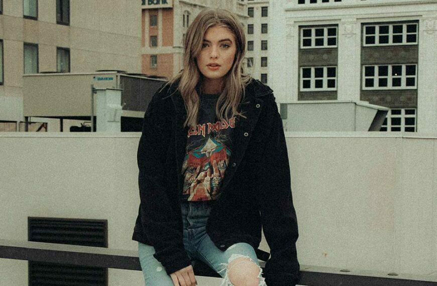 ripped jeans outfit