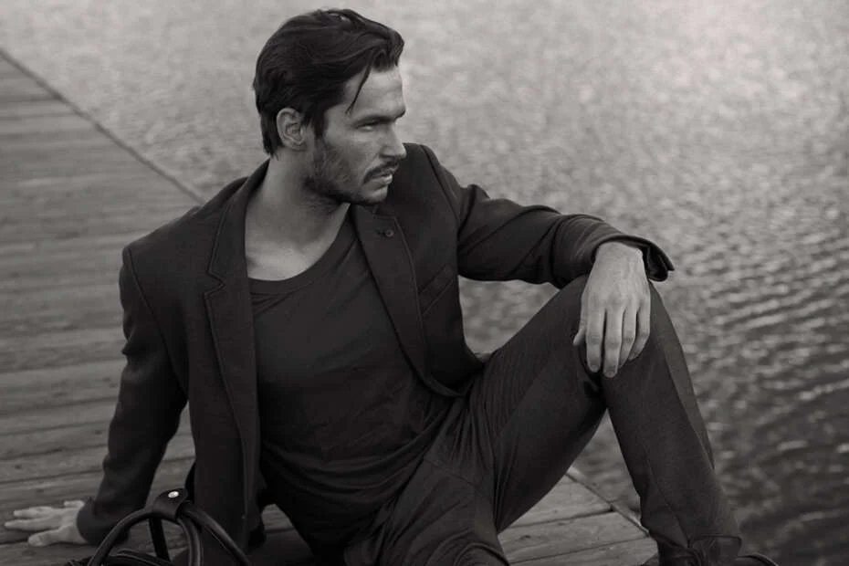 how to wear a suit jacket