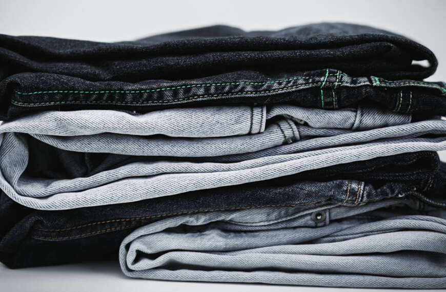 10 Trendy Ways to Style Grey Jeans this Winter