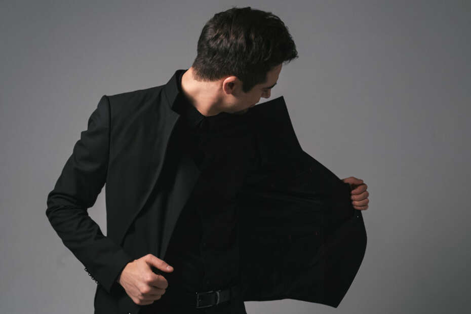 how to wear a black blazer
