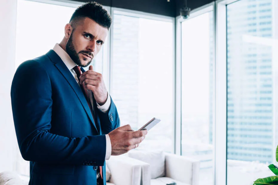 navy blue suit combinations