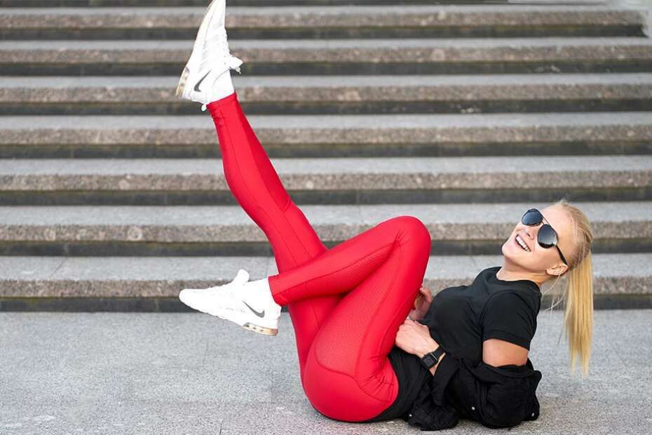 red leggings outfit