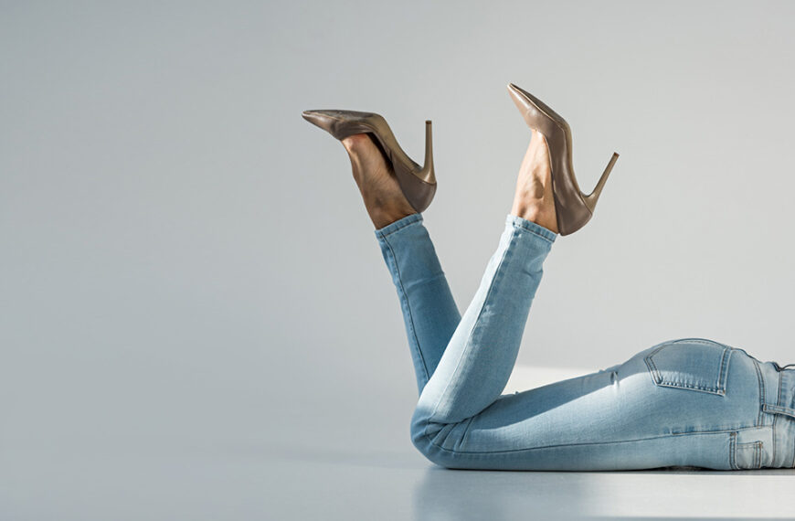 Shoes to Wear with Jeans: A Glamorous Women’s Fashion Book