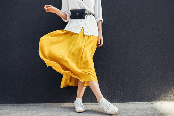 mustard sweater outfit