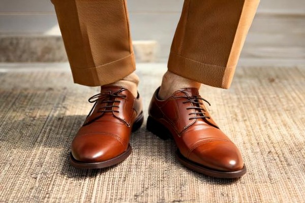 Best Types of Black Shoes to Pair with Khakis