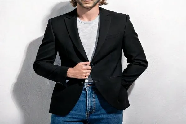 Casual Looks—Black Blazer Styling for Everyday Wear
