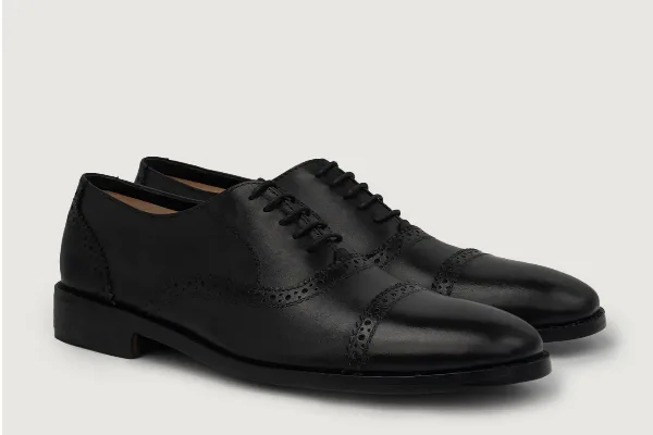 Black Shoes with Navy Suit