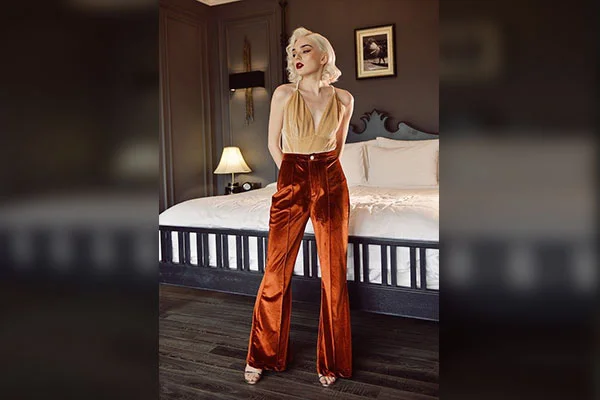 Splendid and Unique Velvet Pants Outfit Ideas for Women