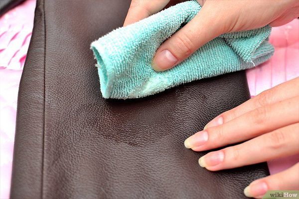 Can You Condition Your Leather Purse?