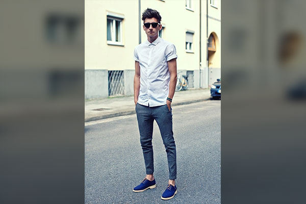 Casual Outfits with Blue Suede Shoes: Idea #4