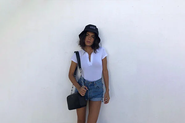 Minimal outfit with bootcamp crossbody bag by Joanna Maxham – Fashion blog  by Glamourina – Fashion blog, beauty, & lifestyle