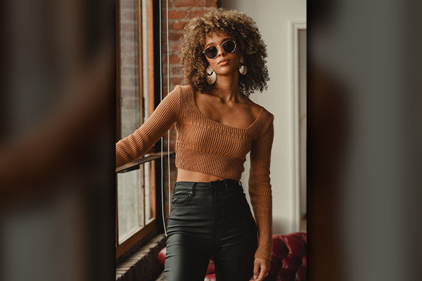 Crop Top with Sweater Outfits