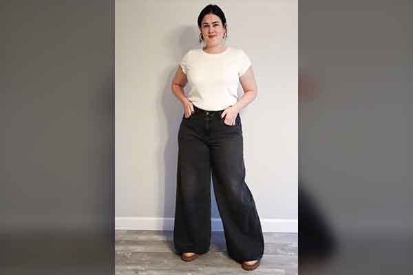 How to Style Black Baggy Jeans