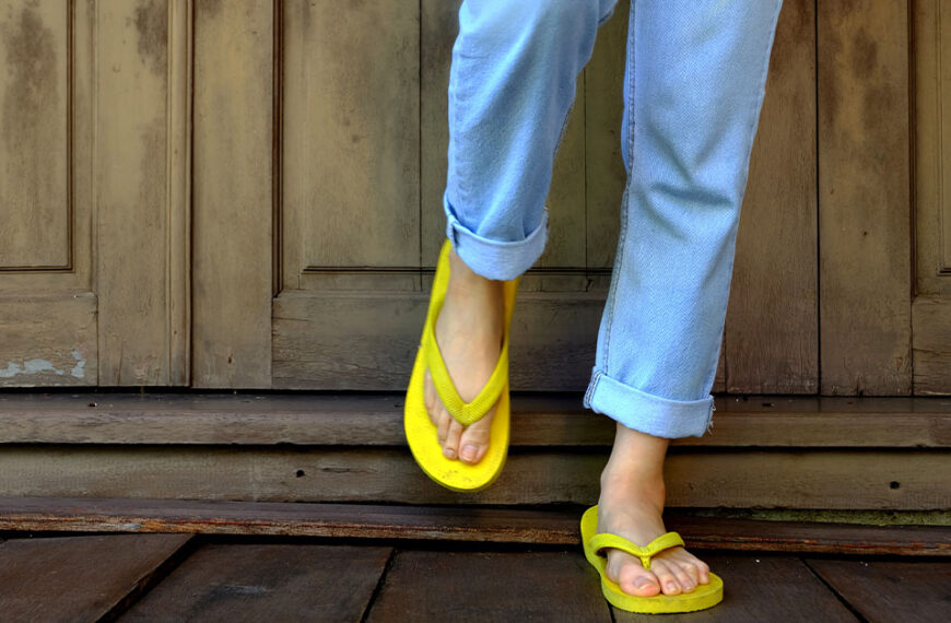 Jeans And Flip Flops: A Trend Only For Women?