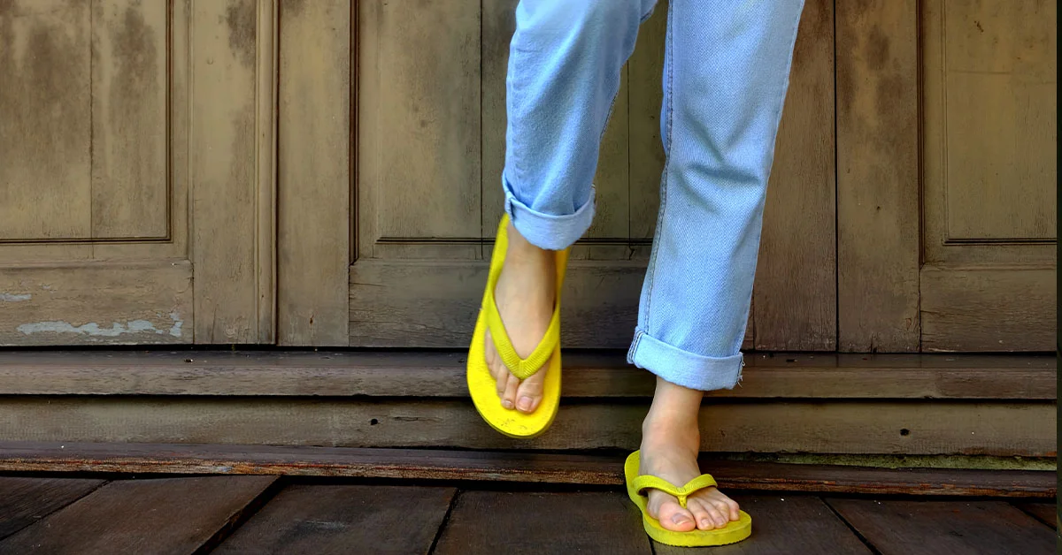 flip flops and jeans