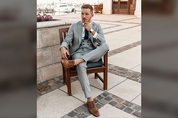 3. Light Blue Suits With Brown Shoes 
