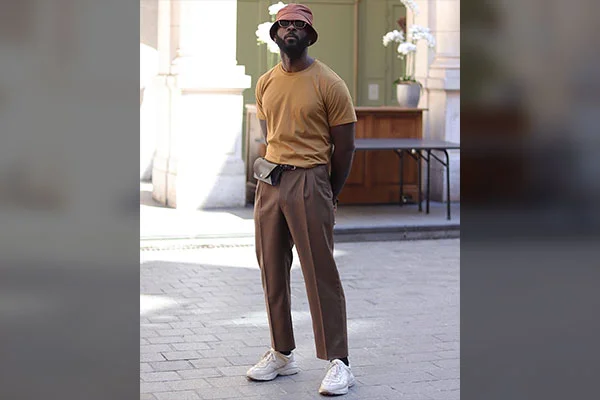 Tan Turtleneck with Dark Green Corduroy Pants Outfits For Men (5 ideas &  outfits)
