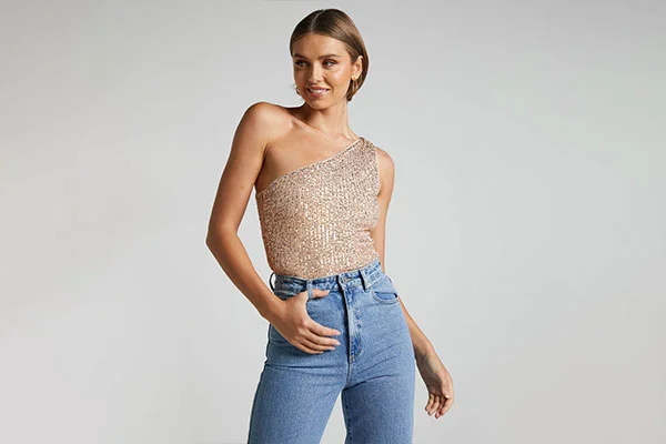 6 Ways to Wear a One-Shoulder Tank Top in 2021 - PureWow