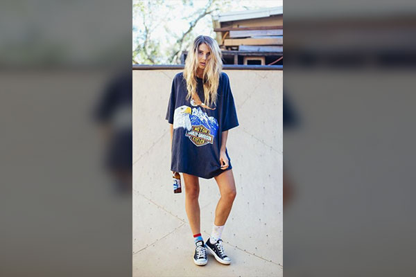 Oversized Graphic Tshirt Outfit