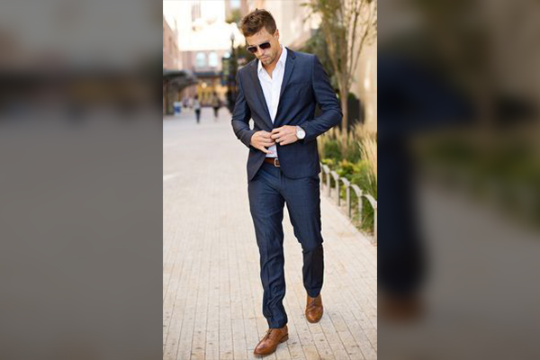 2. Shoes To Wear With A Navy Suit