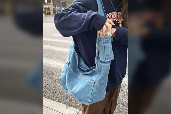 Shoulder bags