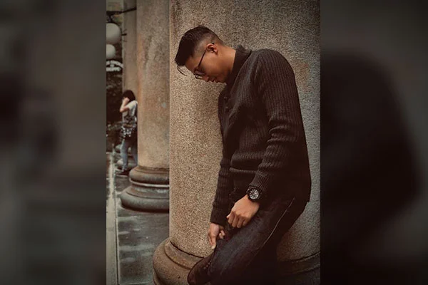 Turtleneck With Stonewashed Jeans