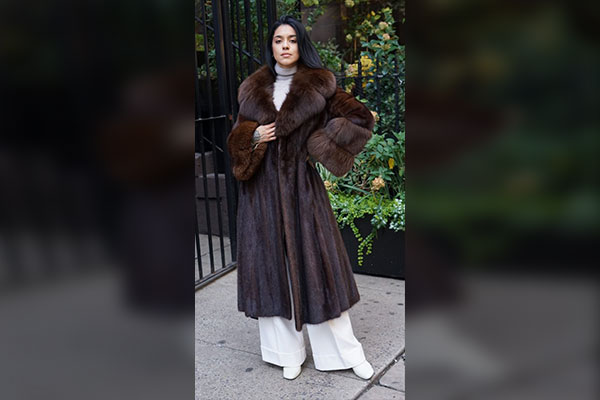 3. Vintage Fur Coat Outfit Ideas