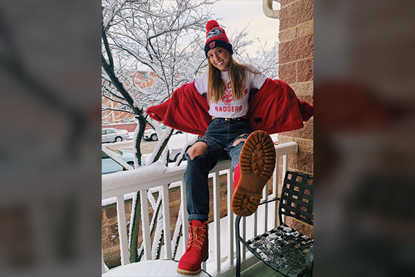 Winter Game Day Outfits: What to Wear to a Winter Football Game?