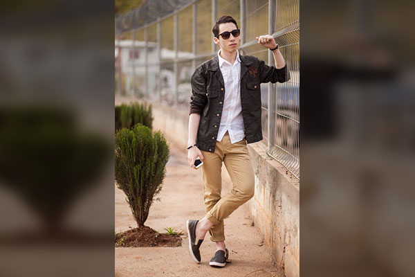 Mastering Style: The Ultimate Guide to Pairing Khaki Pants with Black Shoes