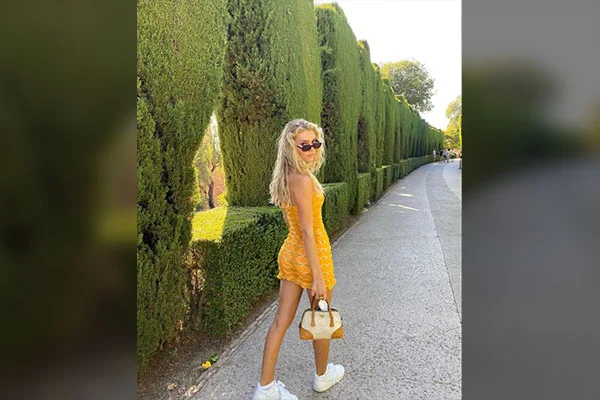 What Color Shoes To Wear With A Yellow Dress: An Easy Guide To Achieve  Feminine Style - The Jacket Maker Blog